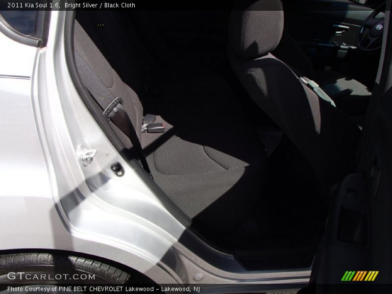 Bright Silver / Black Cloth 2011 Kia Soul 1.6
