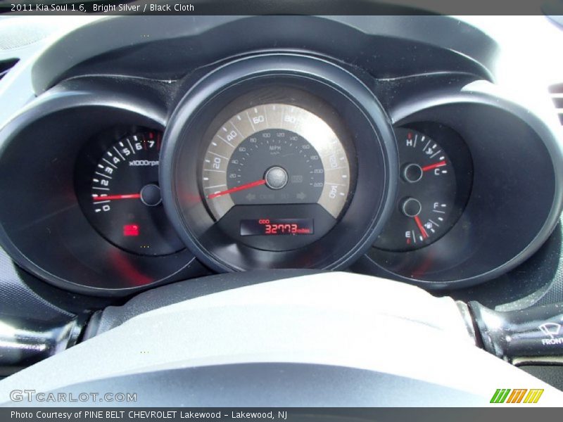 Bright Silver / Black Cloth 2011 Kia Soul 1.6