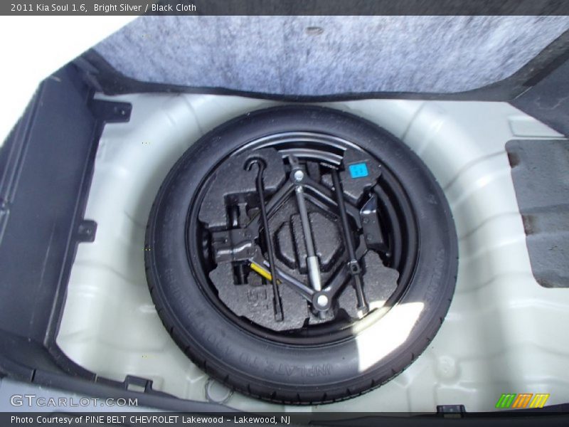Bright Silver / Black Cloth 2011 Kia Soul 1.6