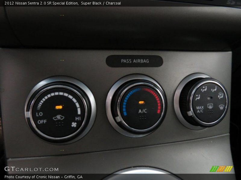 Super Black / Charcoal 2012 Nissan Sentra 2.0 SR Special Edition