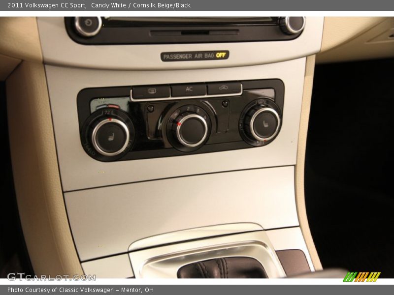 Candy White / Cornsilk Beige/Black 2011 Volkswagen CC Sport