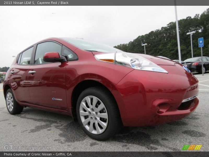 Cayenne Red / Black 2013 Nissan LEAF S