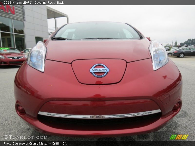 Cayenne Red / Black 2013 Nissan LEAF S