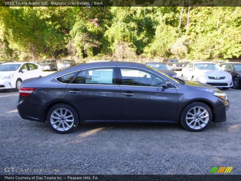 Magnetic Gray Metallic / Black 2013 Toyota Avalon XLE
