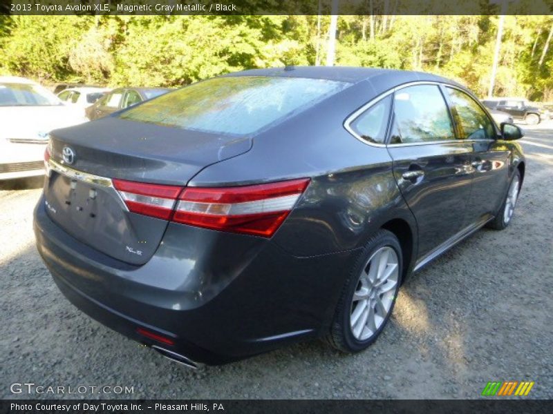 Magnetic Gray Metallic / Black 2013 Toyota Avalon XLE