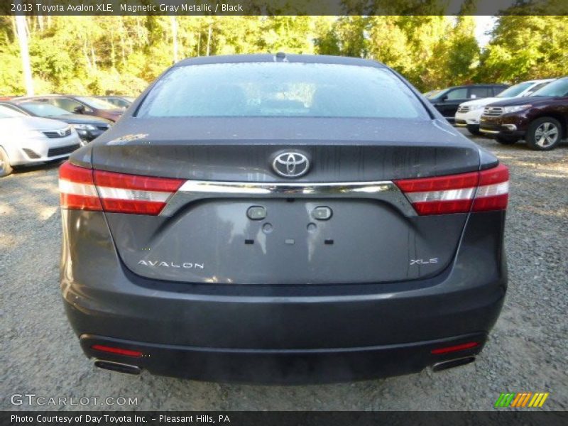 Magnetic Gray Metallic / Black 2013 Toyota Avalon XLE