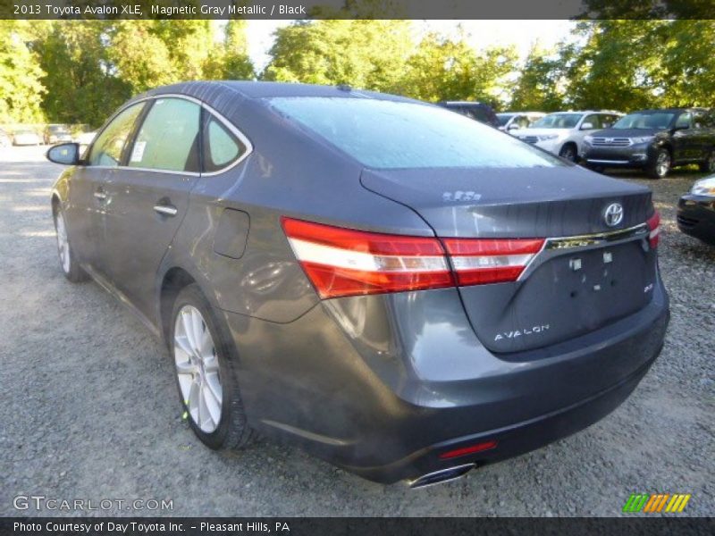 Magnetic Gray Metallic / Black 2013 Toyota Avalon XLE
