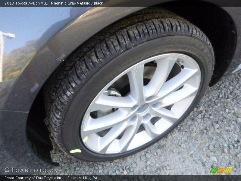 Magnetic Gray Metallic / Black 2013 Toyota Avalon XLE