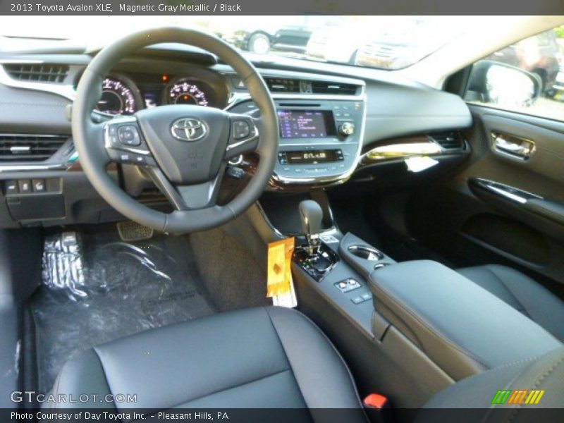Magnetic Gray Metallic / Black 2013 Toyota Avalon XLE