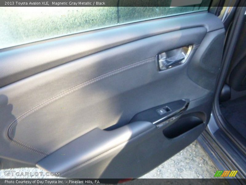 Magnetic Gray Metallic / Black 2013 Toyota Avalon XLE
