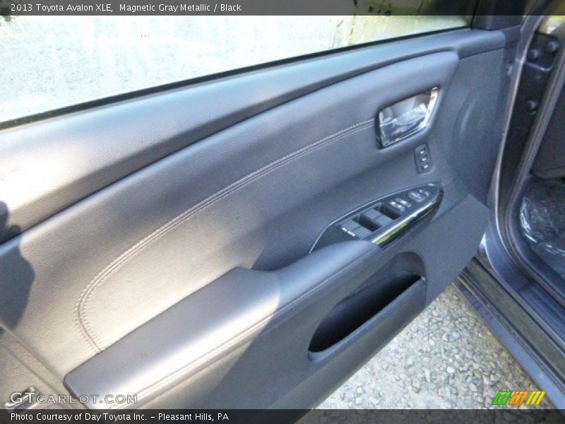 Magnetic Gray Metallic / Black 2013 Toyota Avalon XLE
