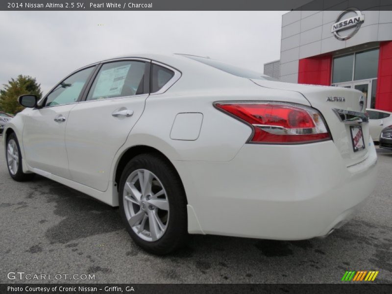 Pearl White / Charcoal 2014 Nissan Altima 2.5 SV