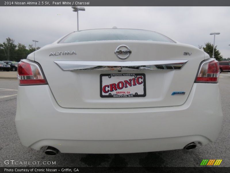 Pearl White / Charcoal 2014 Nissan Altima 2.5 SV