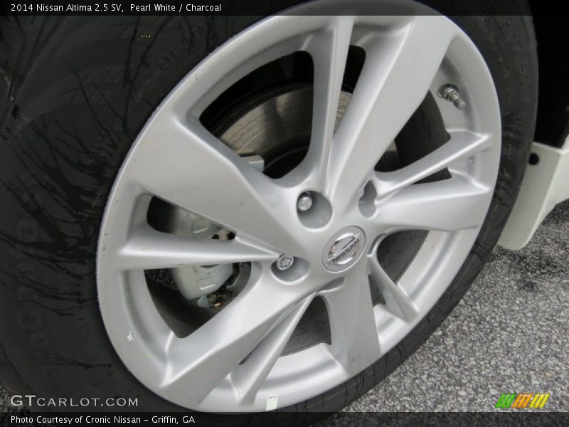 Pearl White / Charcoal 2014 Nissan Altima 2.5 SV