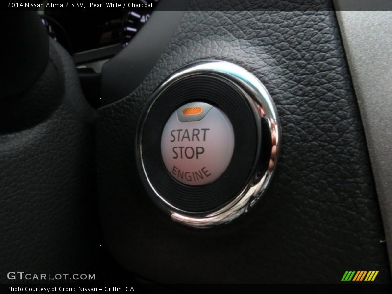 Pearl White / Charcoal 2014 Nissan Altima 2.5 SV