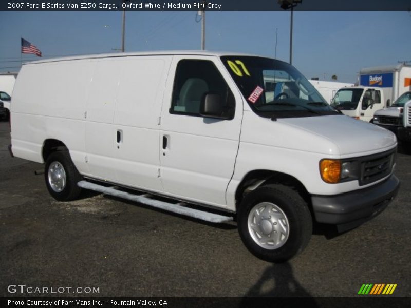 Front 3/4 View of 2007 E Series Van E250 Cargo