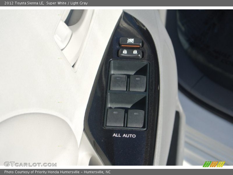 Super White / Light Gray 2012 Toyota Sienna LE