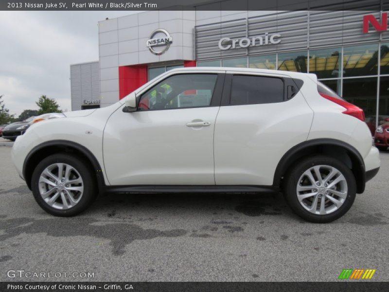 Pearl White / Black/Silver Trim 2013 Nissan Juke SV