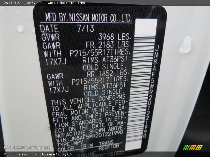 Pearl White / Black/Silver Trim 2013 Nissan Juke SV