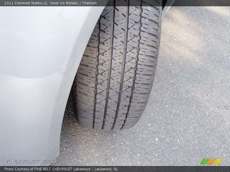 Silver Ice Metallic / Titanium 2011 Chevrolet Malibu LS