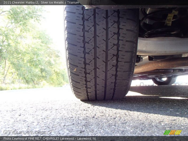 Silver Ice Metallic / Titanium 2011 Chevrolet Malibu LS
