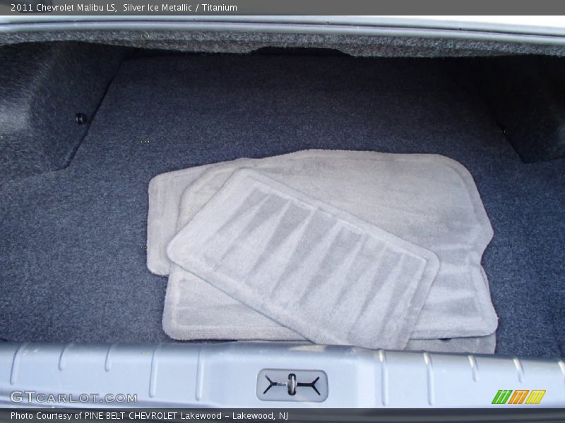Silver Ice Metallic / Titanium 2011 Chevrolet Malibu LS