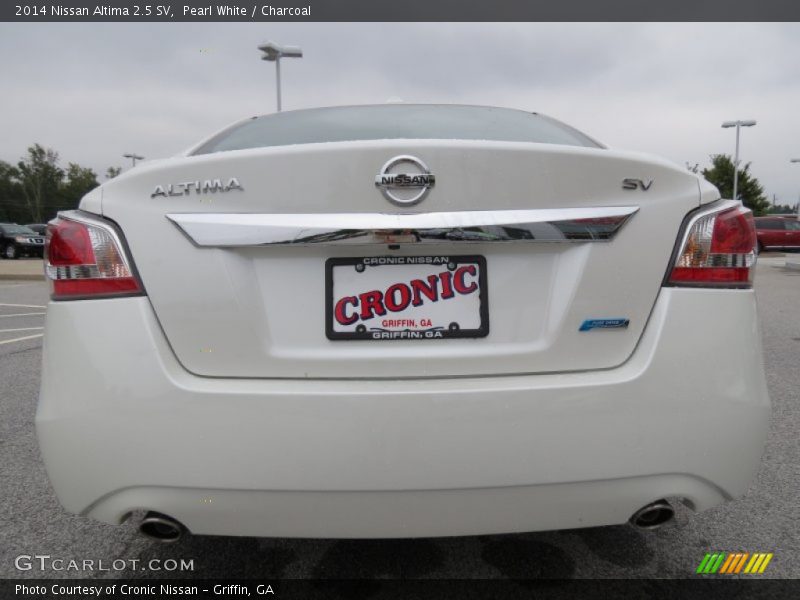 Pearl White / Charcoal 2014 Nissan Altima 2.5 SV