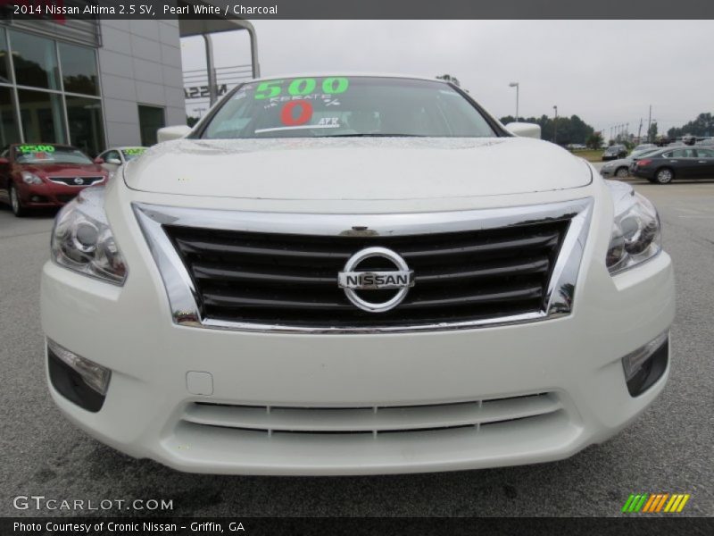 Pearl White / Charcoal 2014 Nissan Altima 2.5 SV