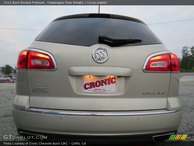 Champagne Silver Metallic / Cocoa Leather 2013 Buick Enclave Premium