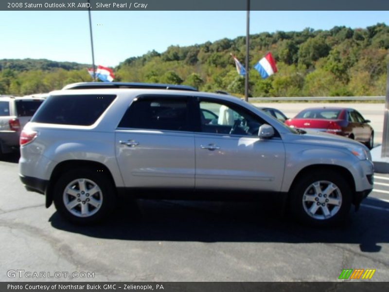 Silver Pearl / Gray 2008 Saturn Outlook XR AWD