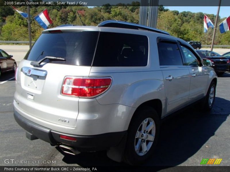 Silver Pearl / Gray 2008 Saturn Outlook XR AWD