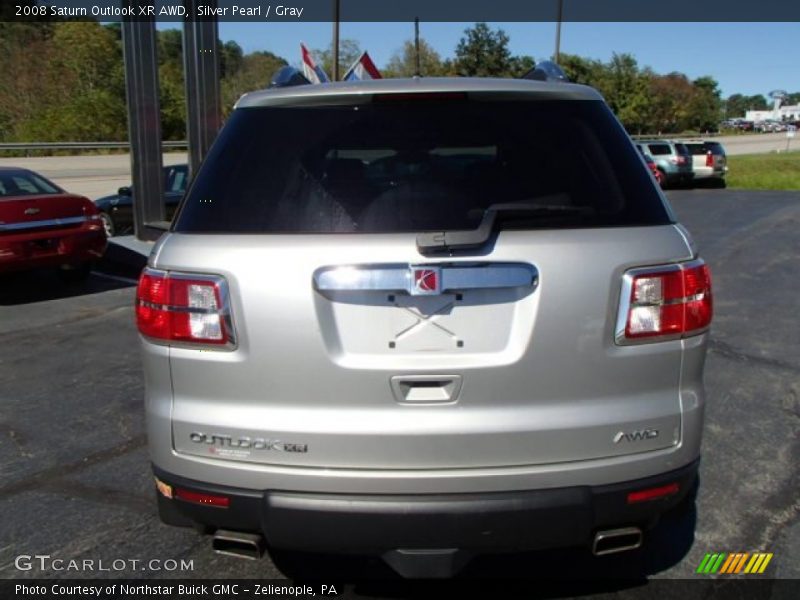 Silver Pearl / Gray 2008 Saturn Outlook XR AWD