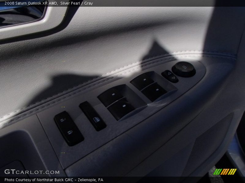 Silver Pearl / Gray 2008 Saturn Outlook XR AWD