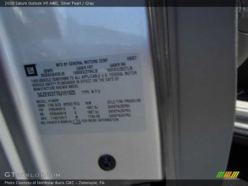 Silver Pearl / Gray 2008 Saturn Outlook XR AWD