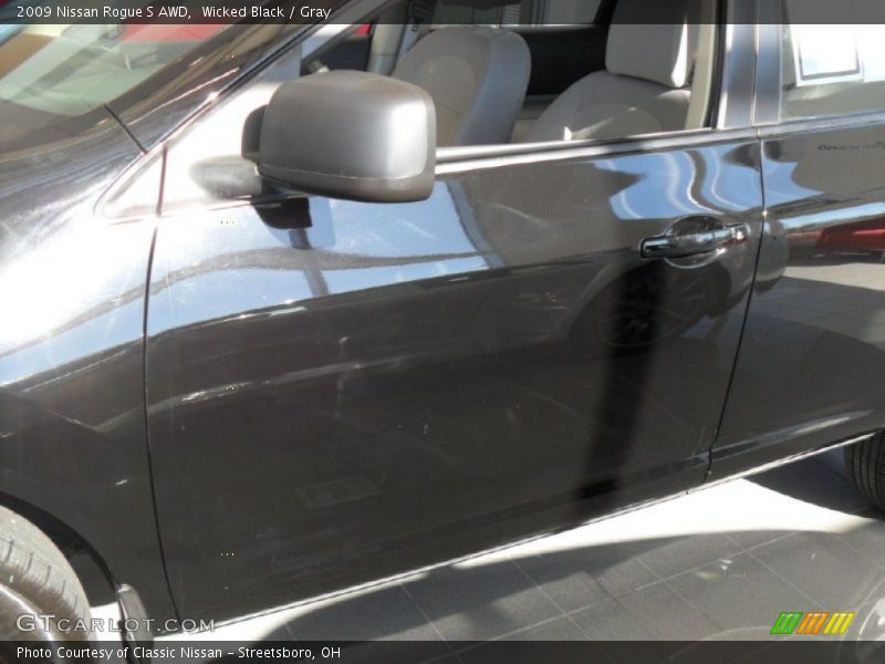 Wicked Black / Gray 2009 Nissan Rogue S AWD