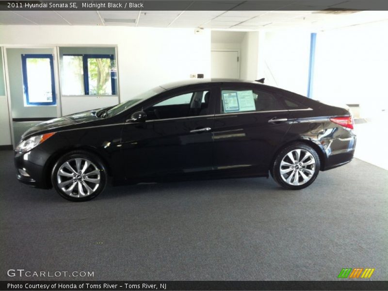 Midnight Black / Black 2011 Hyundai Sonata SE