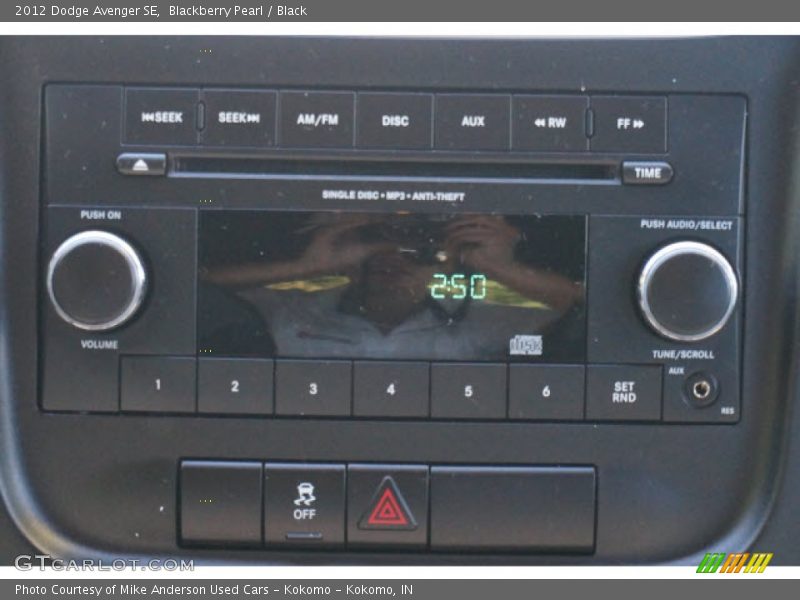 Blackberry Pearl / Black 2012 Dodge Avenger SE
