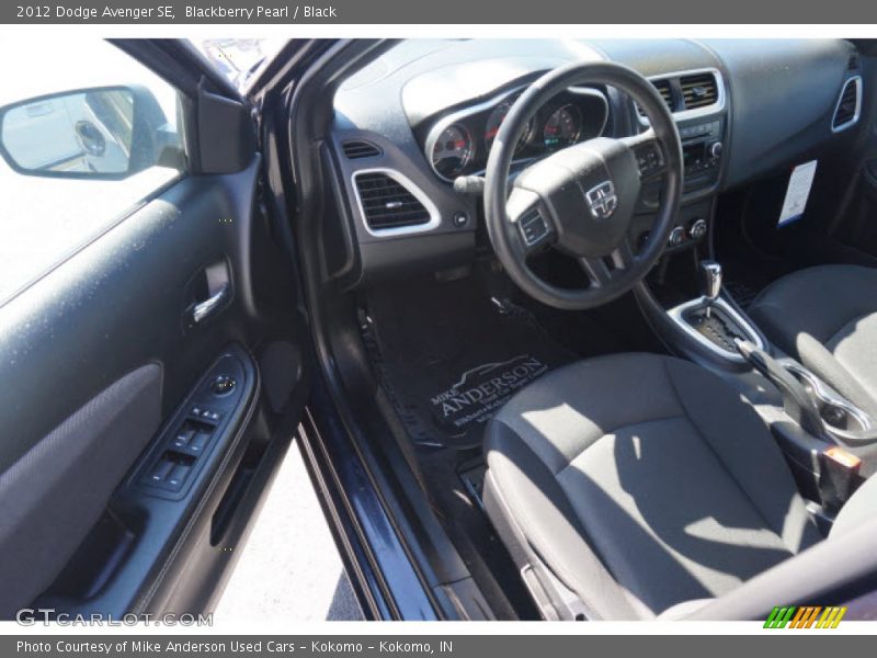Blackberry Pearl / Black 2012 Dodge Avenger SE