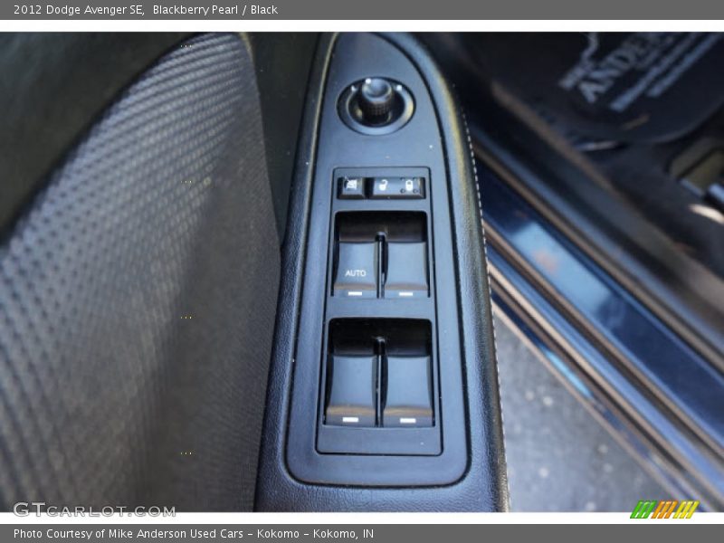 Blackberry Pearl / Black 2012 Dodge Avenger SE