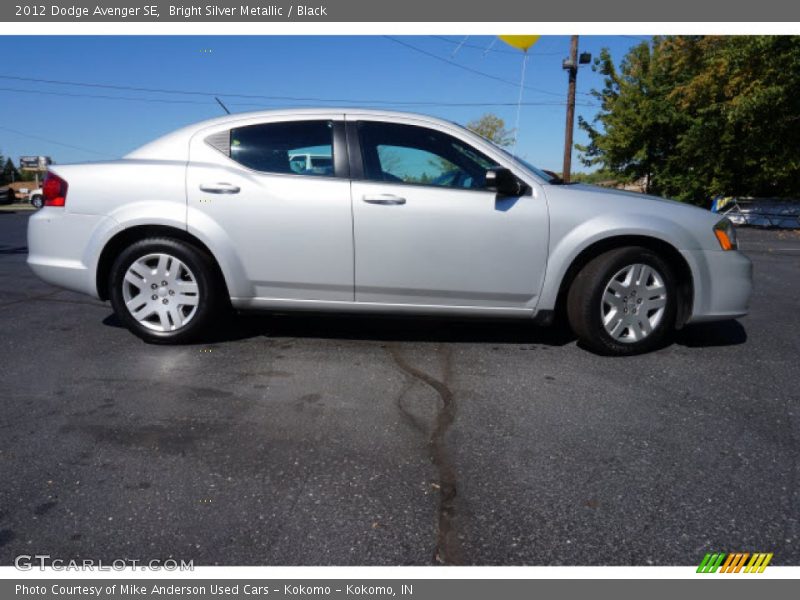 Bright Silver Metallic / Black 2012 Dodge Avenger SE