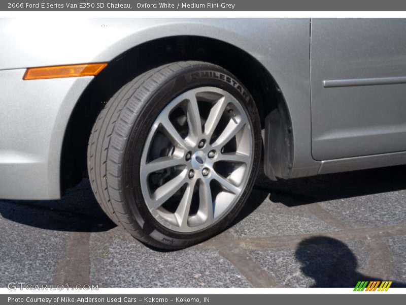 Oxford White / Medium Flint Grey 2006 Ford E Series Van E350 SD Chateau