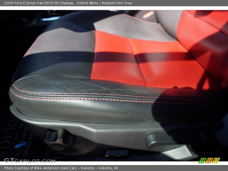 Oxford White / Medium Flint Grey 2006 Ford E Series Van E350 SD Chateau