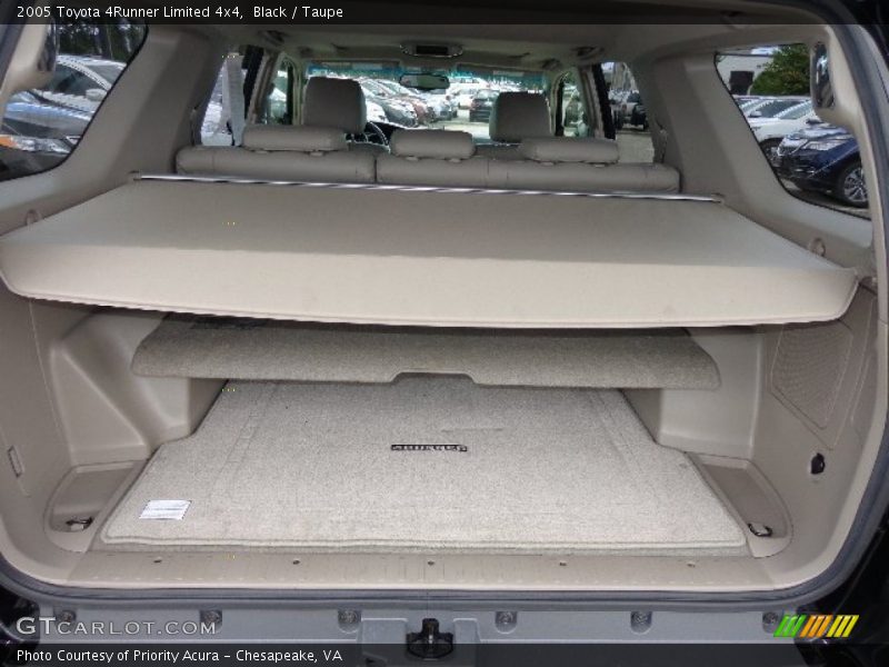 Black / Taupe 2005 Toyota 4Runner Limited 4x4