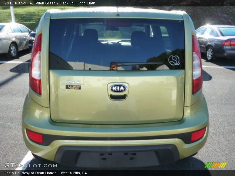 Alien Green / Black Soul Logo Cloth 2013 Kia Soul +
