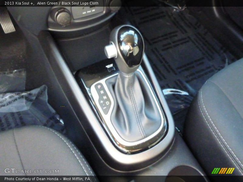 Alien Green / Black Soul Logo Cloth 2013 Kia Soul +