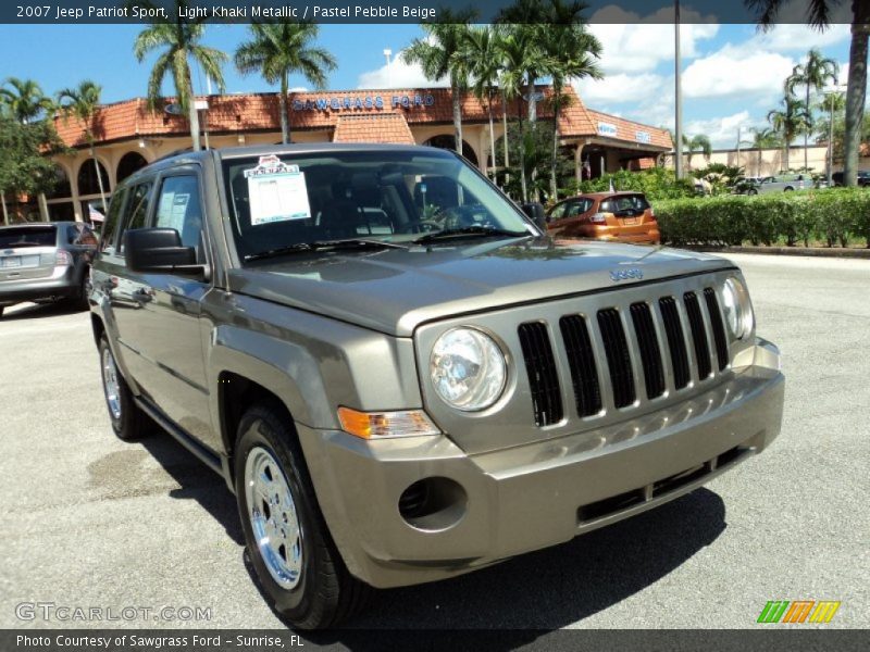 Light Khaki Metallic / Pastel Pebble Beige 2007 Jeep Patriot Sport