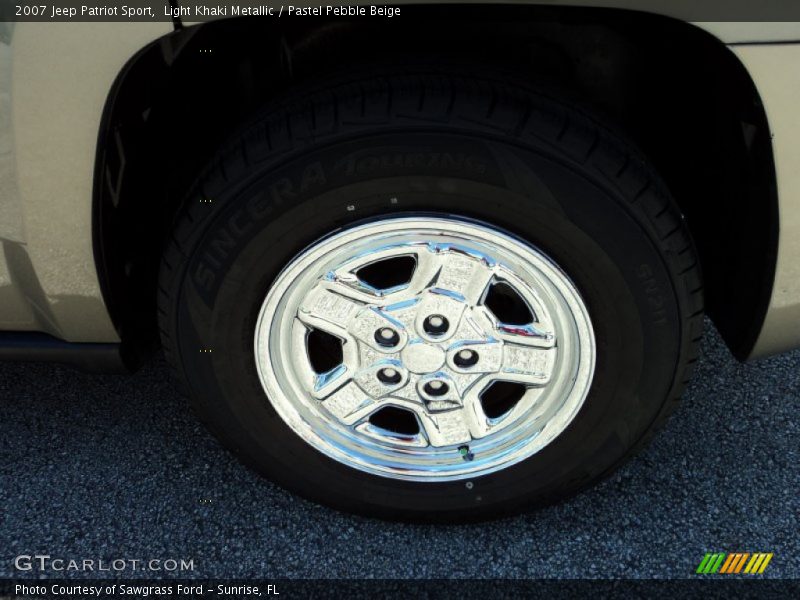 Light Khaki Metallic / Pastel Pebble Beige 2007 Jeep Patriot Sport