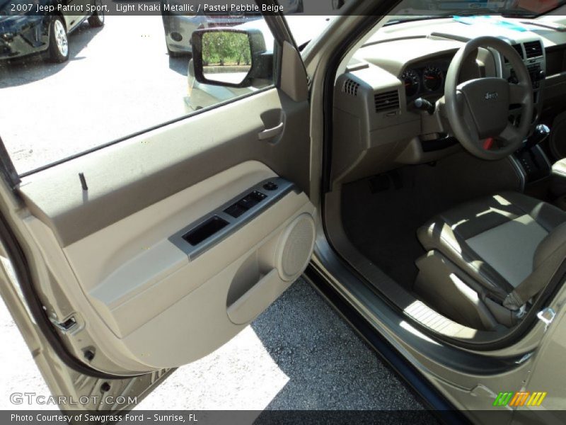 Light Khaki Metallic / Pastel Pebble Beige 2007 Jeep Patriot Sport