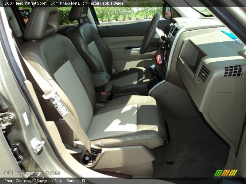 Light Khaki Metallic / Pastel Pebble Beige 2007 Jeep Patriot Sport