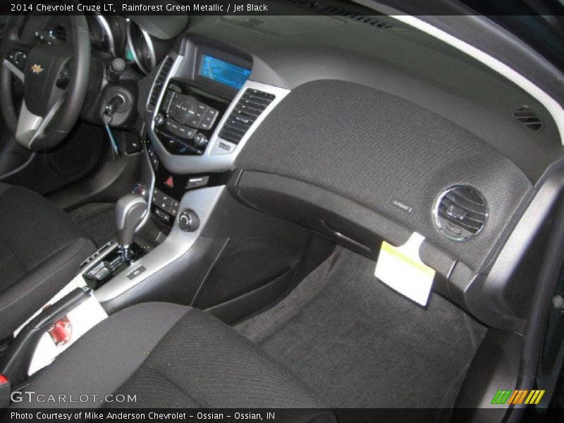Rainforest Green Metallic / Jet Black 2014 Chevrolet Cruze LT